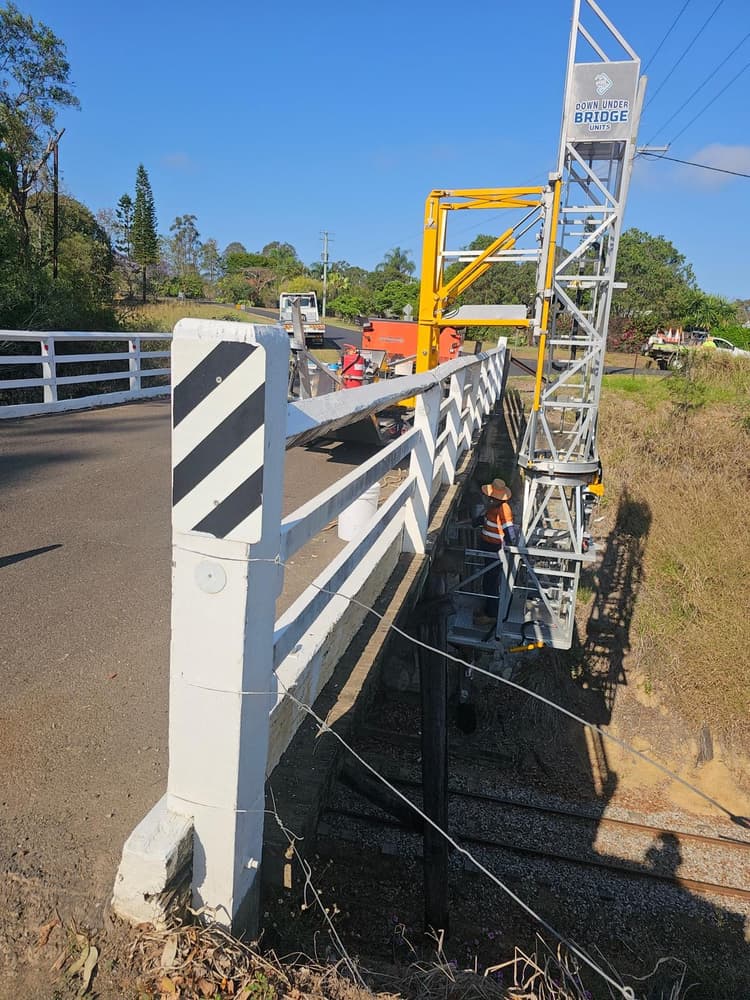 4m - 7m Moog Crawler Mounted Platform site photo 4