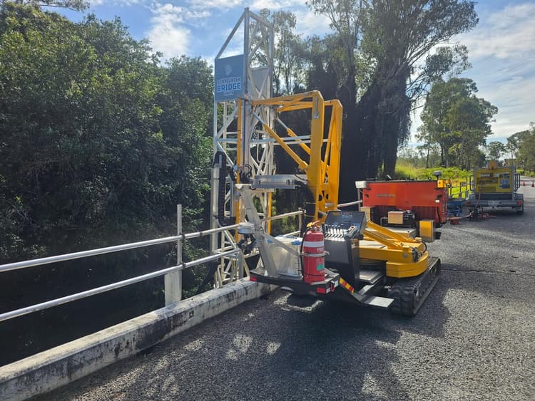 4m - 7m Moog Crawler Mounted Platform site photo 6
