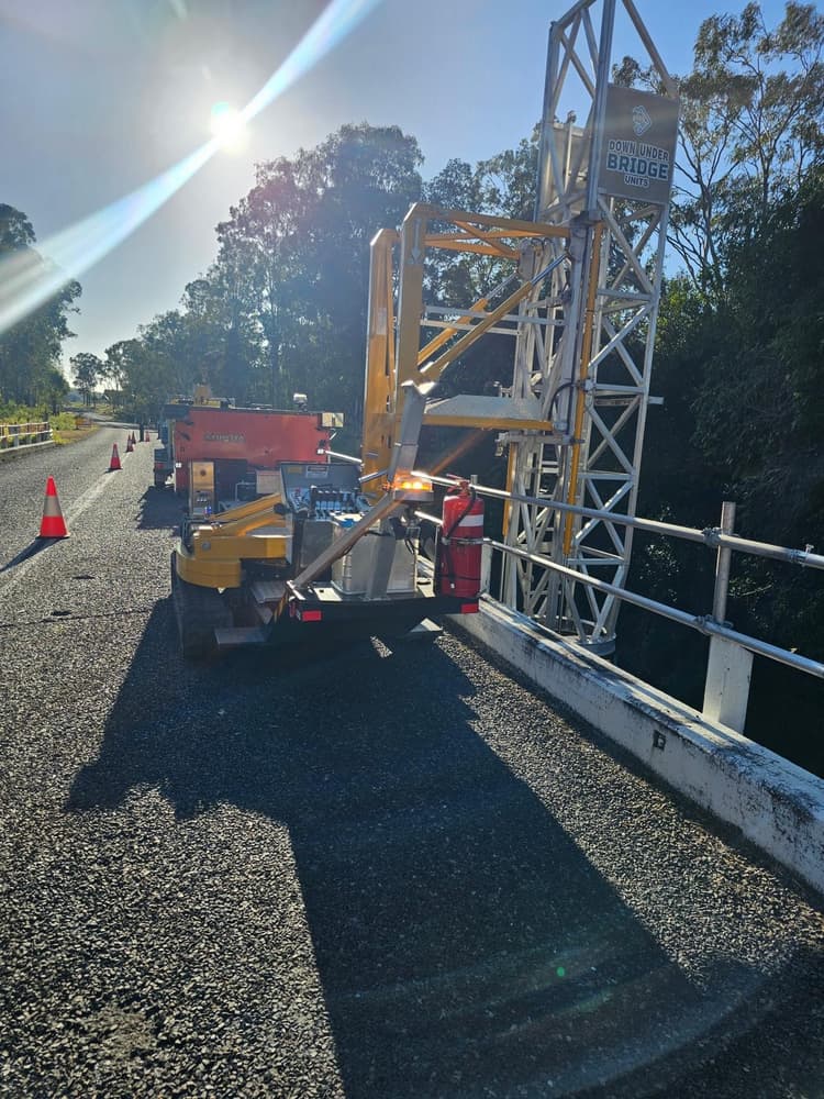 4m - 7m Moog Crawler Mounted Platform site photo 3