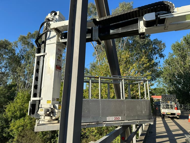 2.5m - 4.2m Aichi Truck Mounted Platform site photo 8