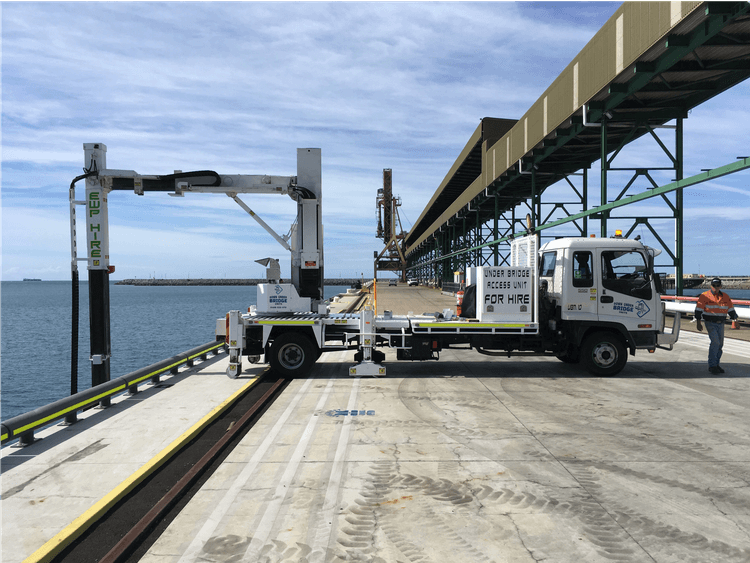 2.5m - 4.2m Aichi Truck Mounted Platform site photo 6